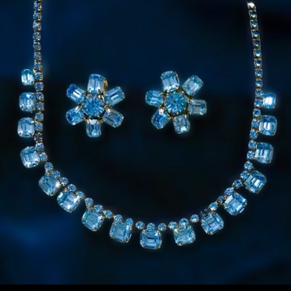 Weiss Blue Necklace and earrings are Clio Ons Vintage - Picture 9 of 11